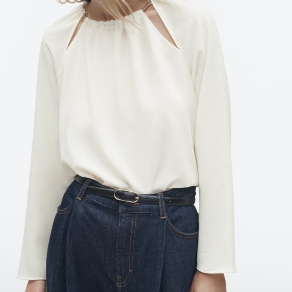 NWT CUT OUT ECRU WHITE BLOUSE - Picture 4 of 9